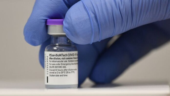 Задържаха фалшиви ваксини на Pfizer