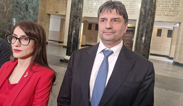 Задържаха личен асистент