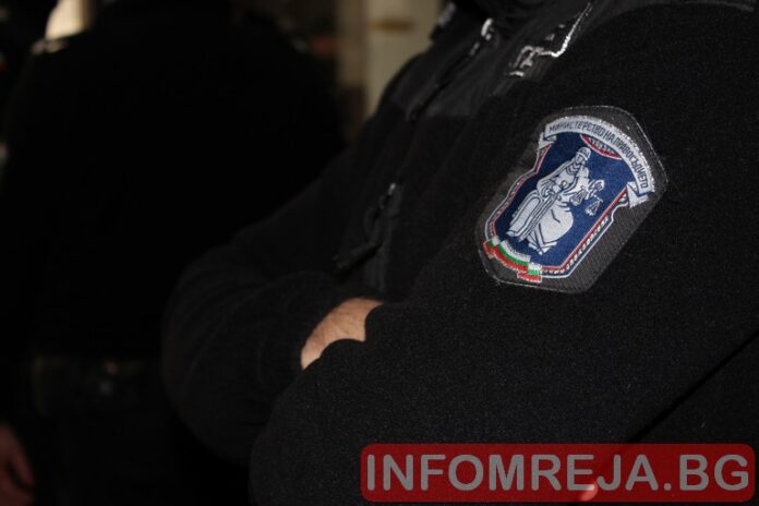 Задържаха мъж