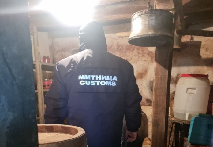 Задържаха над 1500 л етилов алкохол в района на Никопол