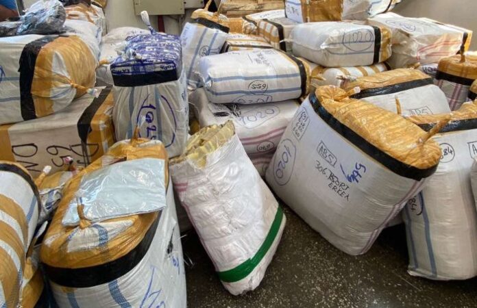 Задържаха над 40 000 „маркови“ стоки на Капитана