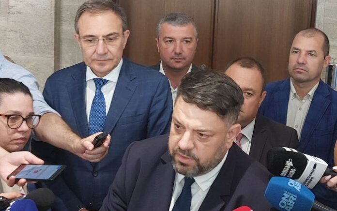 Зафиров: Инициираме мерки за справяне с пожарите и последствията  от тях