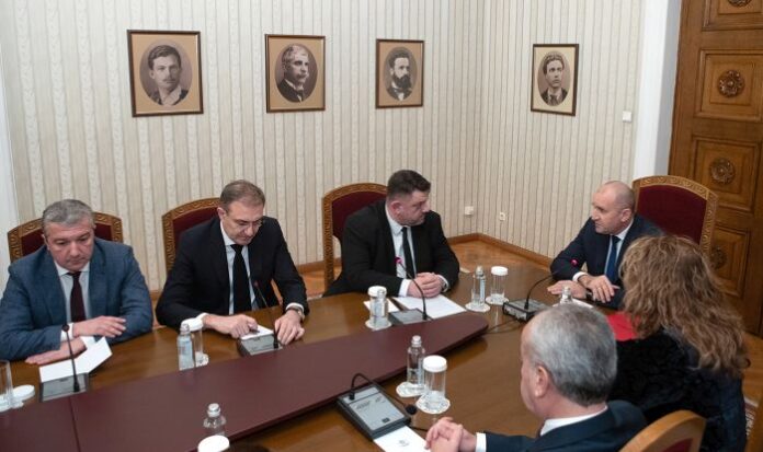 Зафиров пред президента: Правителство трябва да има