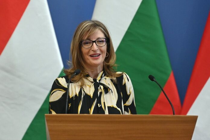 Захариева: Очакваме отговор от РСМ за клеветническата кампания срещу България