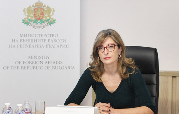 Захариева привиква временно управляващия посолството на РСМ