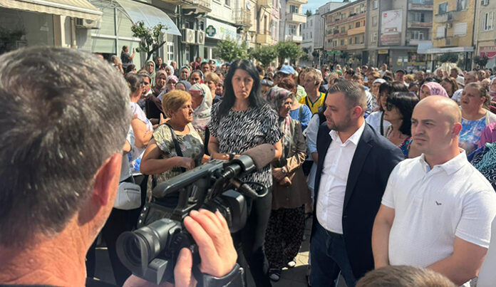 Зайденов и Вранчев на протеста в Гоце Делчев: Президентът да наложи вето!