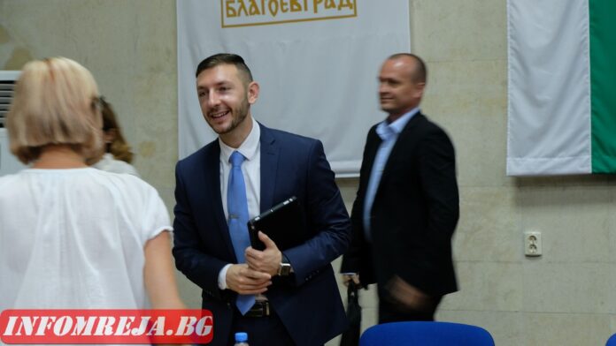 Зам.-кметът по европейско развитие и иновации Дамян Качулски бе освободен от длъжност