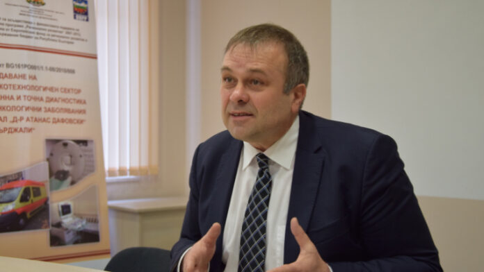Заместник на Москов е първи обвиняем за ваксините