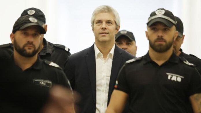 Заплашвали Коцев