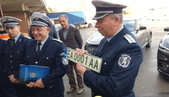 Започна издаването на регистрационни номера за електрическите автомобили със зелени знаци