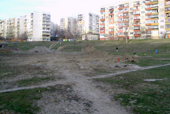 Започна изграждането на новия парк в квартал „Еленово” в Благоевград