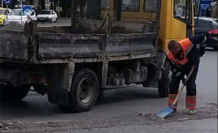 Започна изкърпване на уличната мрежа в Благоевград