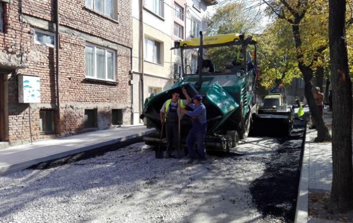 Започва асфалтирането на улица „Криволак“ в Дупница