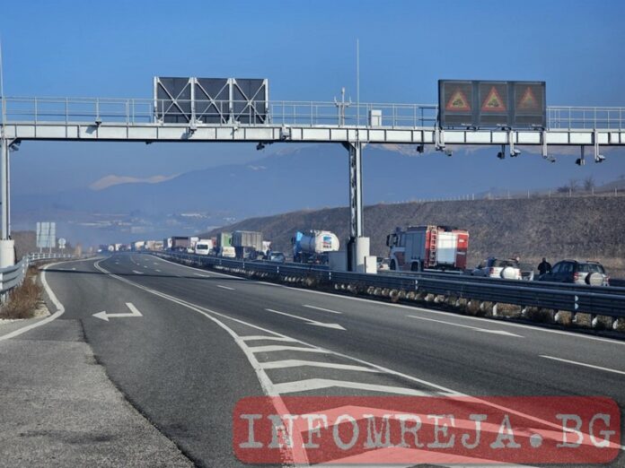 Заради гъста мъгла: Две ПТП-та на АМ „Струма“ при Ново Делчево