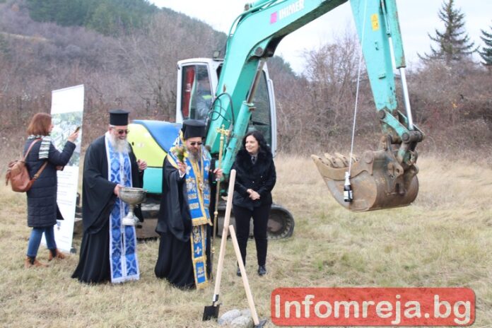 Зарков и Демерджиев направиха първа копка на новия Саморановски затвор