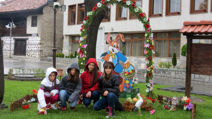 Засадиха над 150 дръвчета в Банско