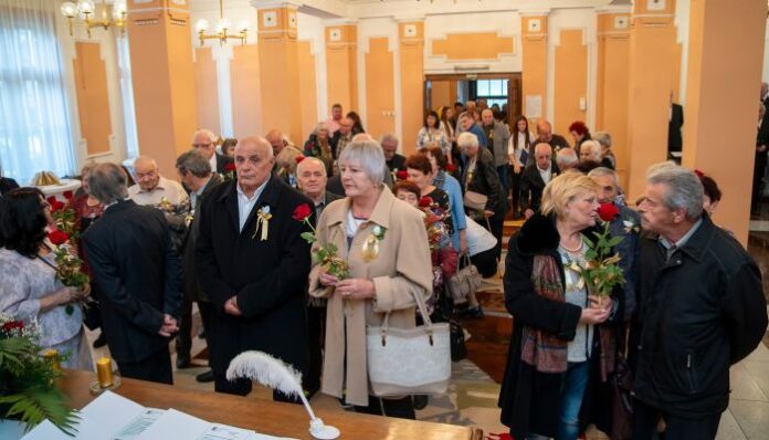 Златните двойки на Кюстендил празнуваха 50 години семеен живот