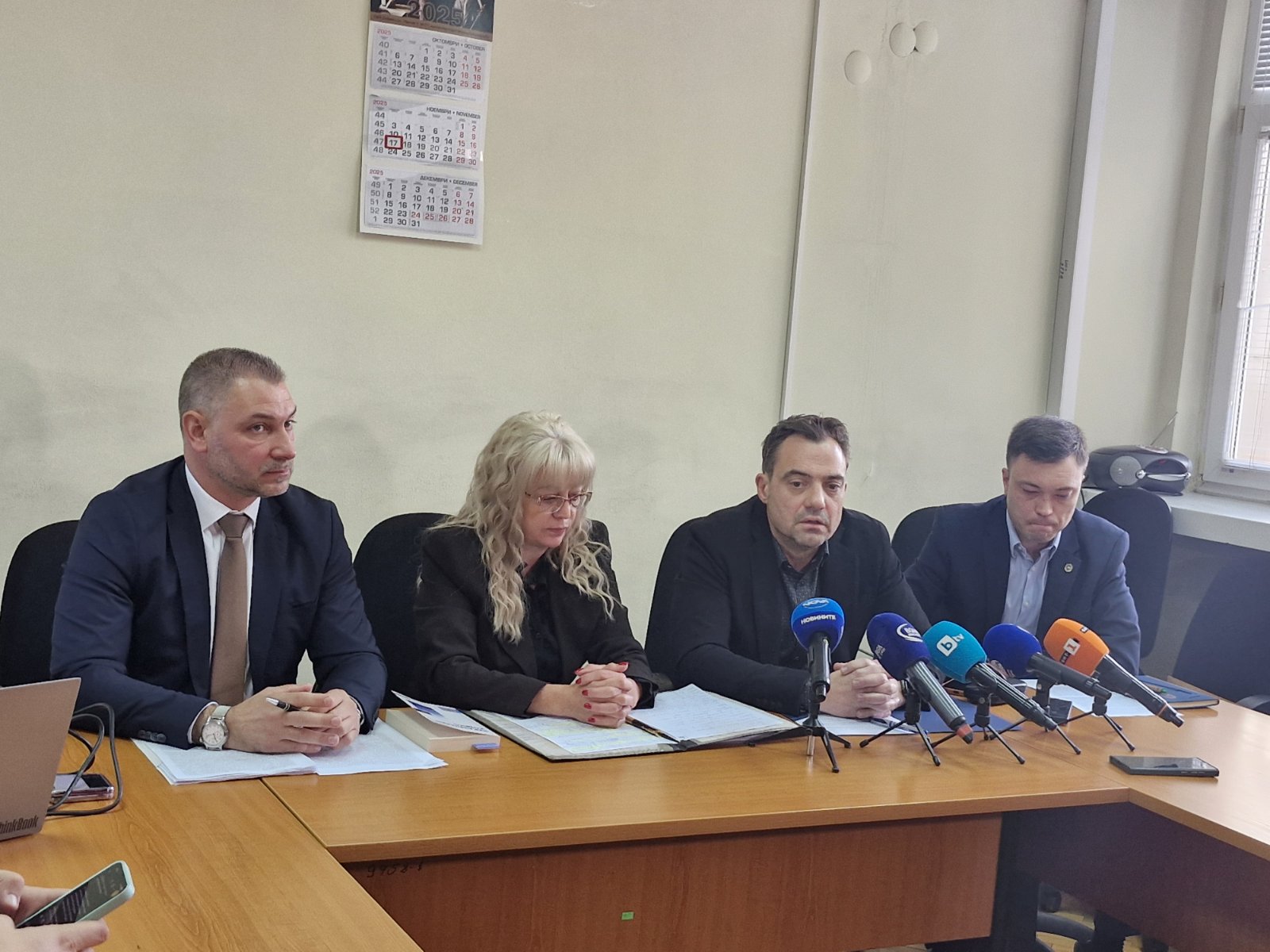 Митничар, взел подкуп, е задържан, но освободен от съда, баща му бил болен Митничар, взел подкуп, е задържан, но освободен от съда, баща му бил болен - Инфомрежа