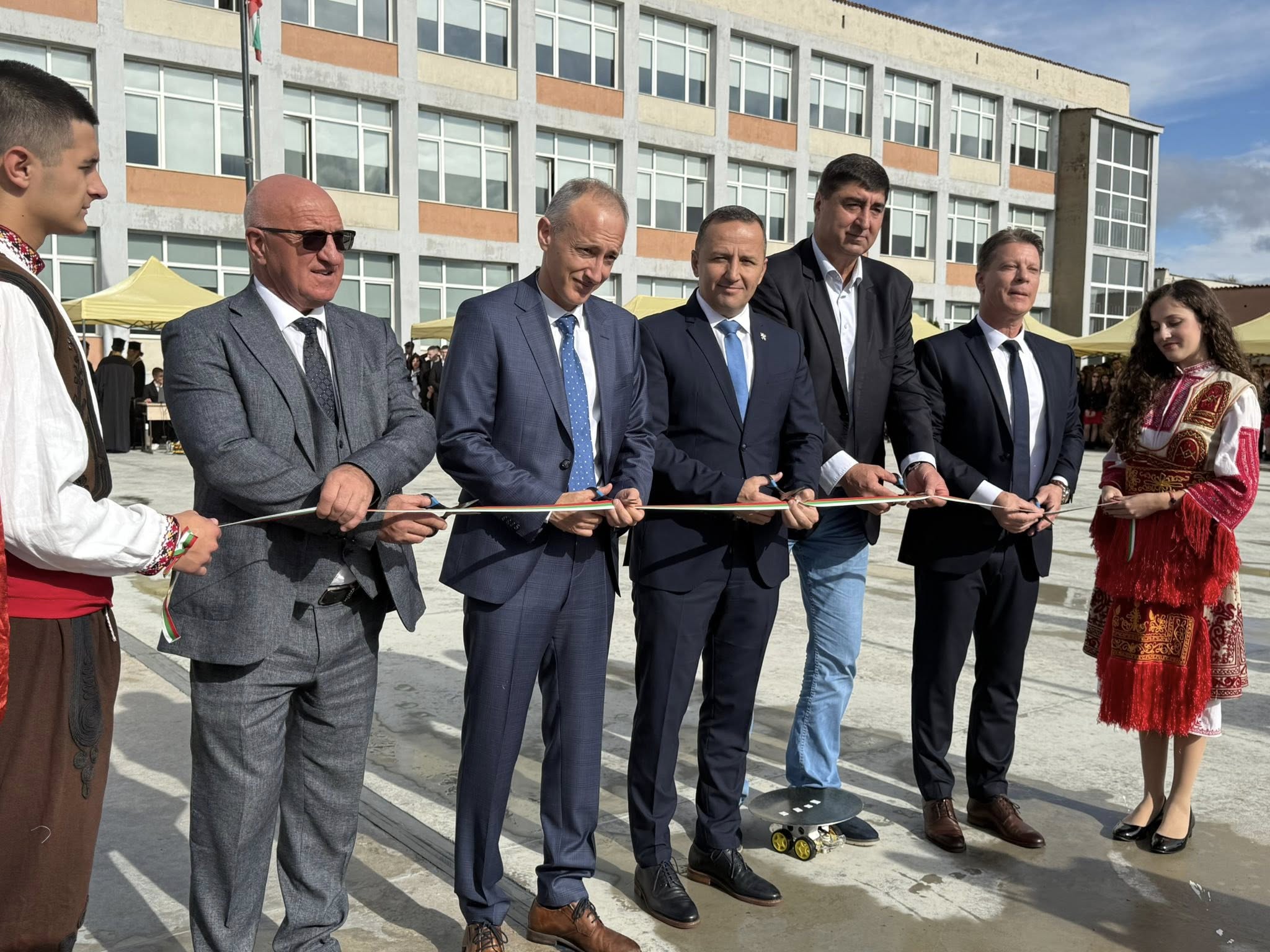 STEM център откриха в НПГ в Гоце Делчев STEM център откриха в НПГ в Гоце Делчев - Инфомрежа