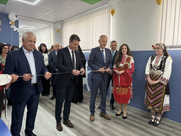 STEM център откриха в НПГ в Гоце Делчев