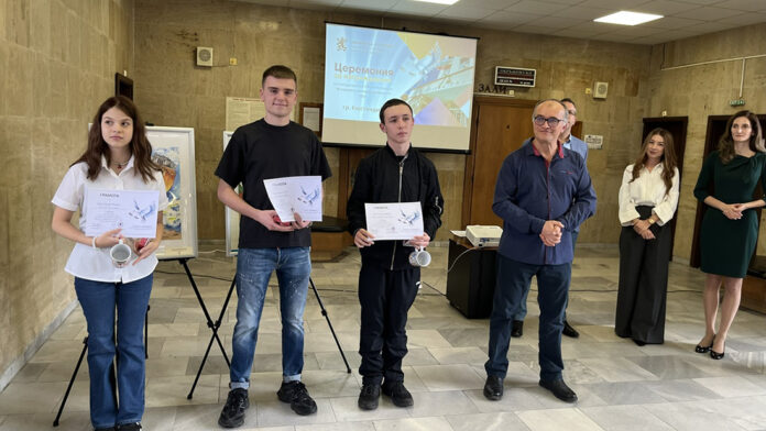Рекорден брой участници в конкурса „В страната на справедливостта 2025“ – наградиха 45 деца в Кюстендил