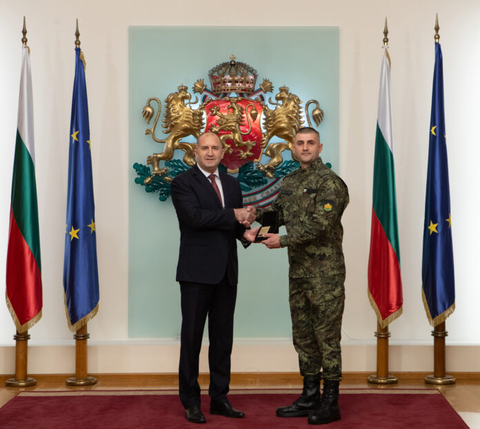 Гордост! Смел войник от Петричко получи почетния знак на Президента