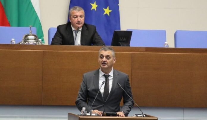 Парламентът спря едностранното вдигане на таксите от мобилните оператори