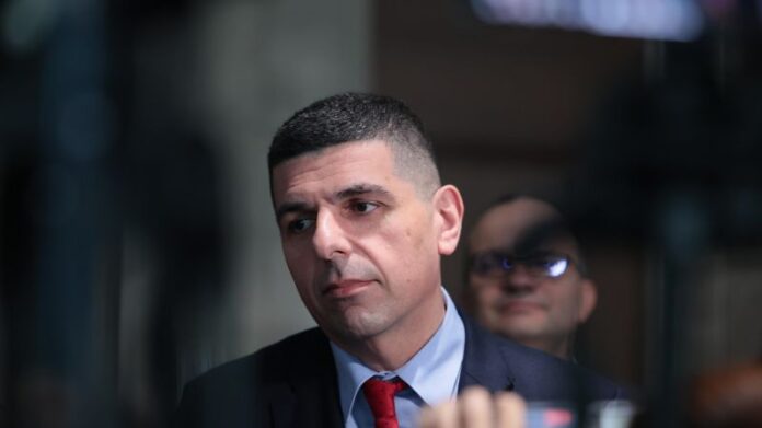 ДБ: Борисов е пешката във войната на Пеевски срещу средната класа