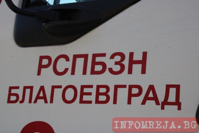 След дъжда в Пиринско: Огън изпепели покрив на хотел в Семково, горяха коли