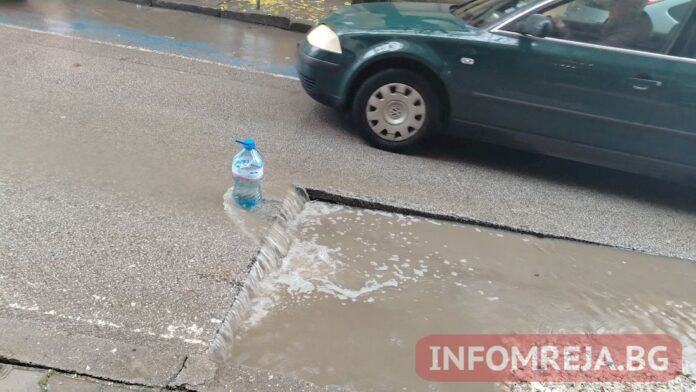 Дъждът наводни Благоевград, пожарникари отводняваха НХГ, кола пропадна на ул. „Даме Груев“