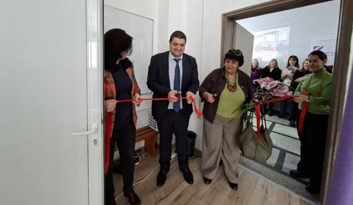 Зала за сензорна терапия и психомоторика откриха в ЮЗУ