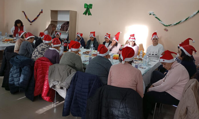 Коледно тържество събра потребители и гости в защитените жилища в село Раздол