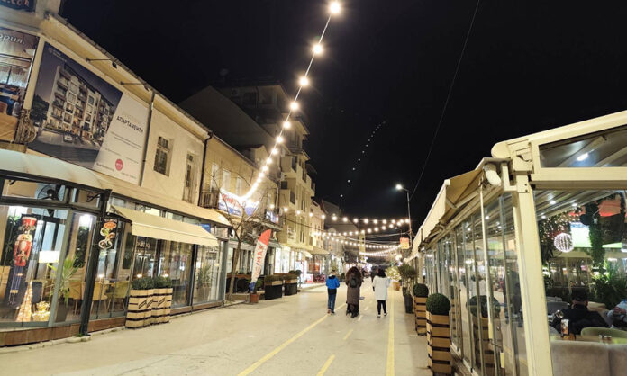 „Christmas Street Nights“ превръща центъра на Сандански в празнична музикална сцена