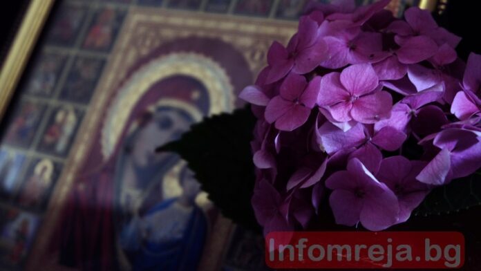 Божи имена празнуват днес