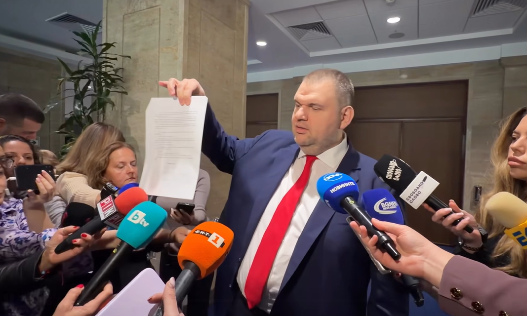 ПП-ДБ внасят вота на недоверие утре, Мирчев: Пеевски ме молеше да се подписва под наши проекти ПП-ДБ внасят вота на недоверие утре, Мирчев: Пеевски ме молеше да се подписва под наши проекти - Инфомрежа