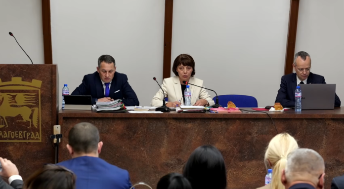 Съветник от ДПС в ОбС-Благоевград, взе парата от питката, късмет и за гражданите: плащат такса „Смет“ без увеличение