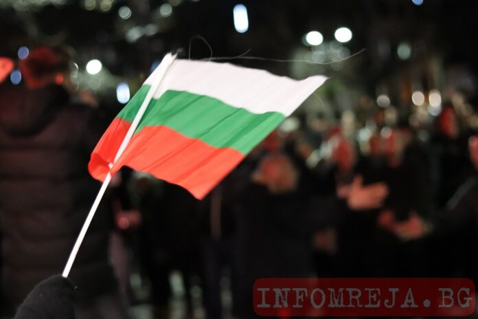 ДБ: Мобилният сигнал на Ларгото е заглушен изкуствено заради протеста!