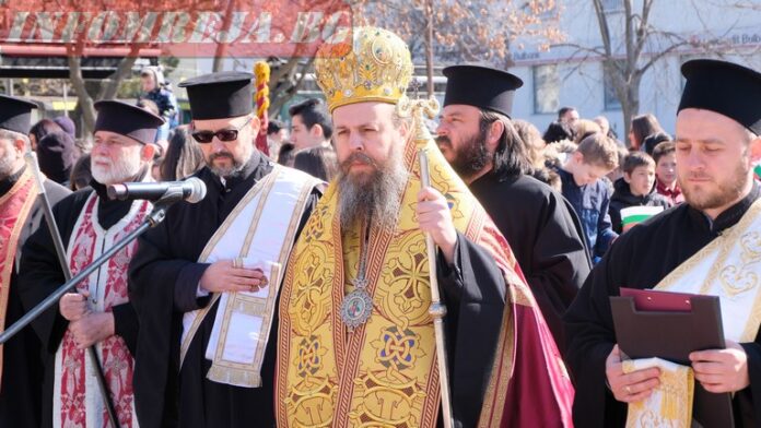 Митрополит Серафим: Църквата винаги се моли за мира
