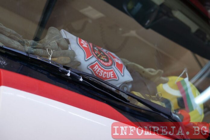 Четири коли горяха в автосервиз в Разлог