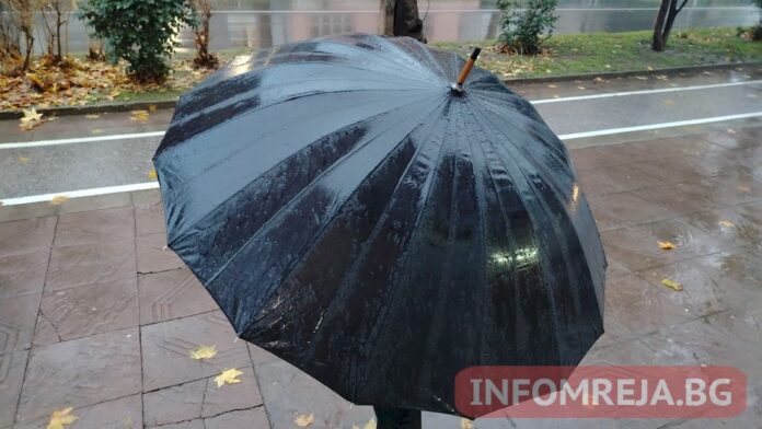Времето днес: Облачно и дъждовно