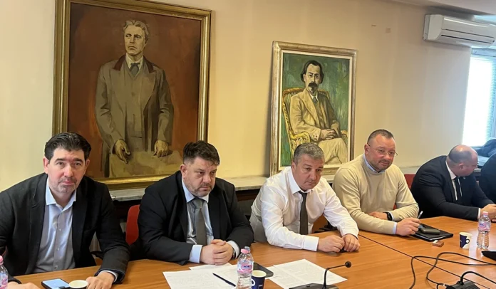 Без Зафиров: Ръководството на БСП подаде колективна оставка, насрочи пленум за януари