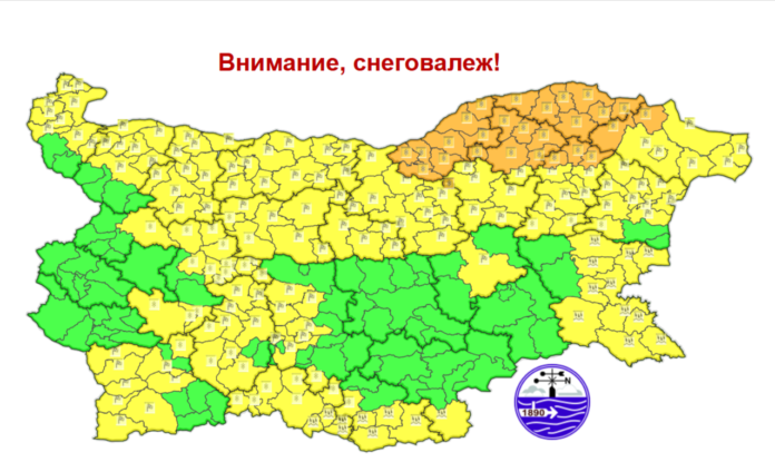Оранжев код за силен снеговалеж и в неделя
