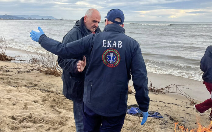 Трагедия в Гърция: Българин загина, а друг бе спасен след преобръщане на лодка