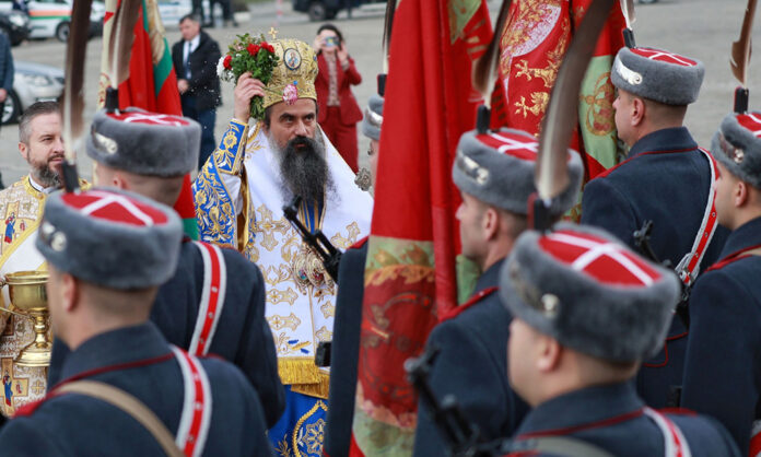 Бойните ни знамена са осветени