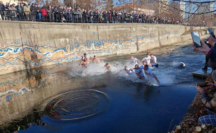 Литийно шествие и водосвет на Богоявление в Кюстендил, ритуалът на река Банщица ще започне в 12:00 часа