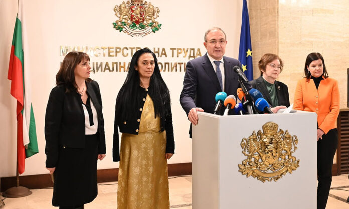 Държавата дава пари на Общините да наемат безработни за почистване на дерета