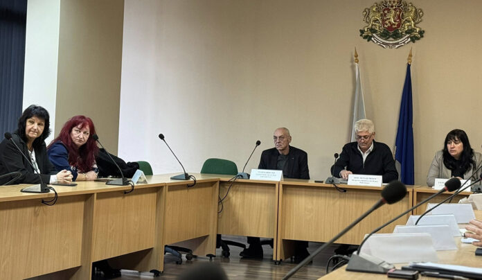 Методи Чимев: Превалутирането в региона преминава успешно, банките ще работят извънредно в събота