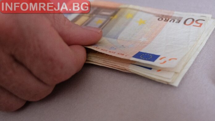 Мъж купи фураж с копие на 100 евро, задържаха го
