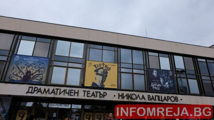 Под домашен арест остава мъжът, отскубнал ламарината от покрива на театъра в Благоевград