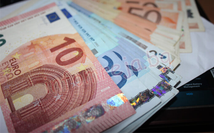 Фалшива банкнота от 500 евро влезе в обращение в Перник: Пътят ѝ минава през местно казино